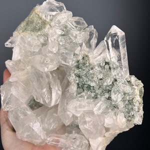 Faszinierender Himalaya Bergkristall mit grünem Chlorit aus dem indischen Himalaja