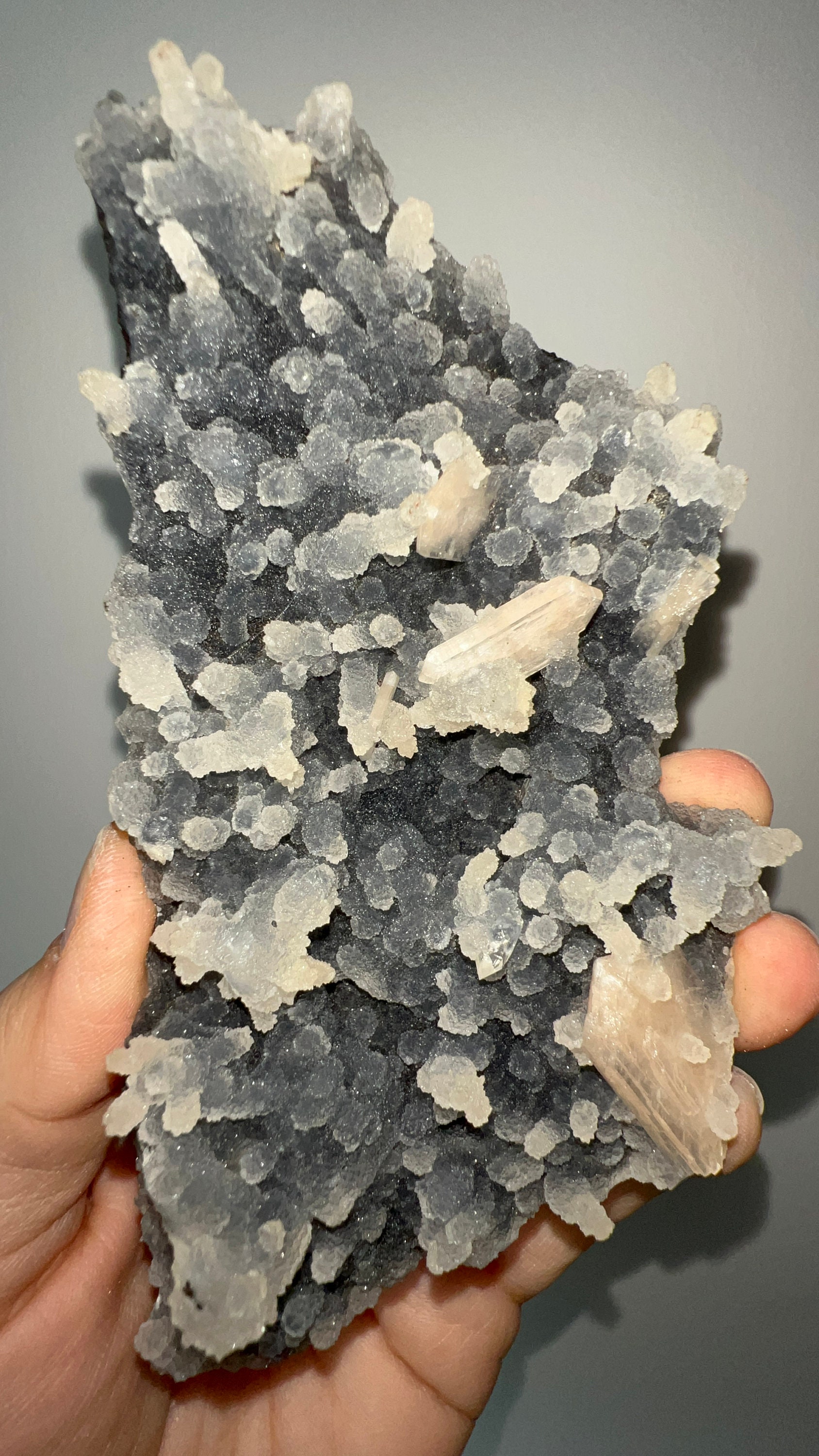 ドゥルージーカルセドニー鍾乳石結晶標本上のスティルバイト - Etsy 日本