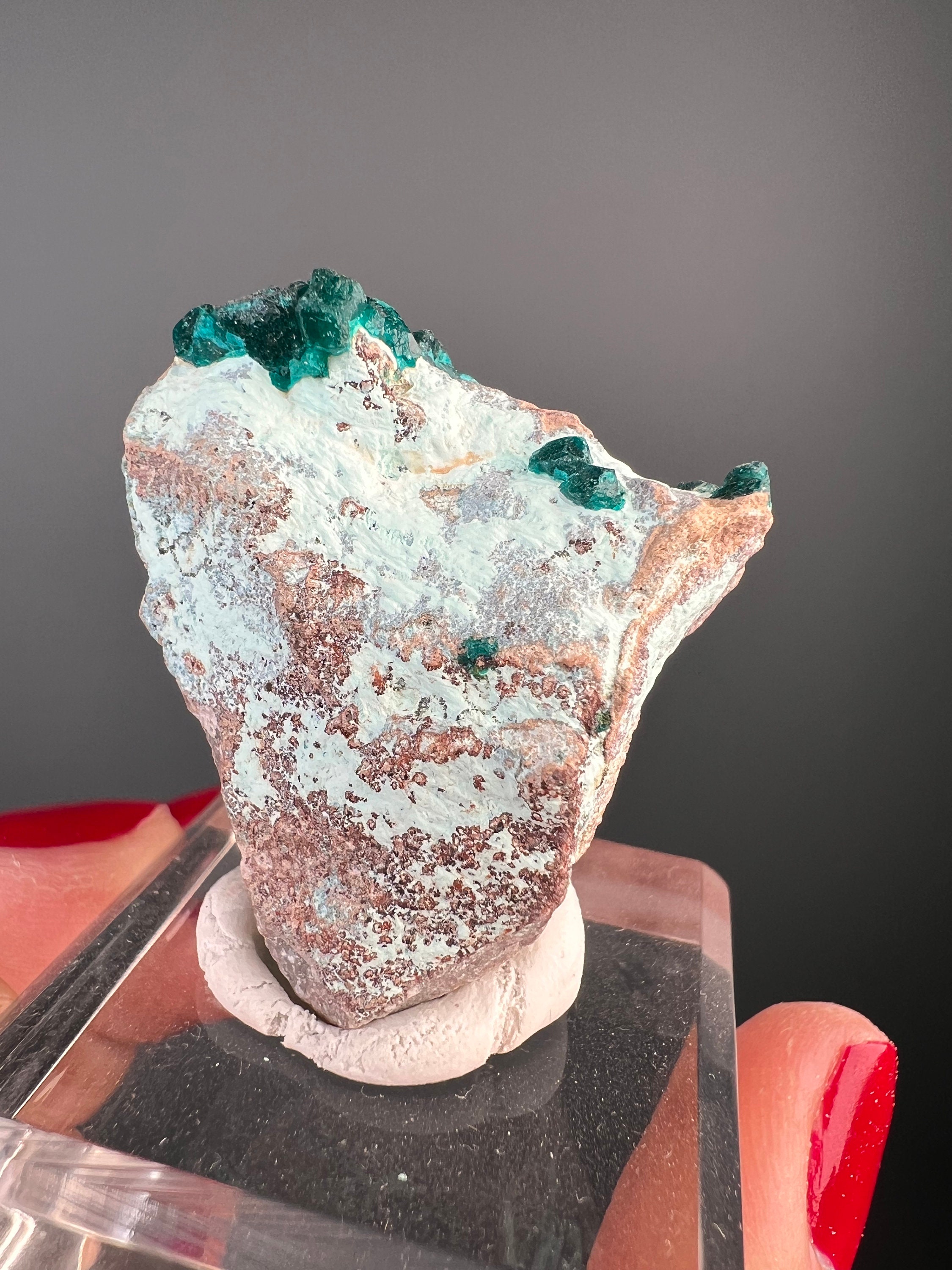 シャッタカイト標本上のダイオプテーズ結晶 - Etsy 日本