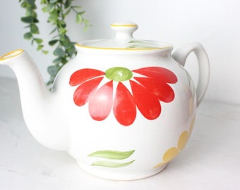 Vintage Sadler 6 cup teapot floral design