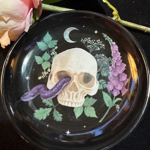Bandeja para joyas con diseño de calavera de serpiente floral, estilo gótico.