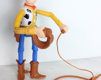 Disney Pixar Toy Story Woody con Lasoo Figura 9"