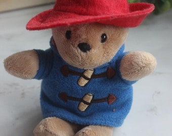 Peluche del oso Paddington de Rainbow Designs sombrero rojo y abrigo azul
