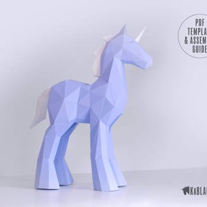 Papercraft Einhorn Vorlage, DIY Einhorn Papiermodell, Low Poly Einhorn Skulptur, Einhorn Dekor, 3D Papier Einhorn Druckbare PDF Vorlage Bild 1