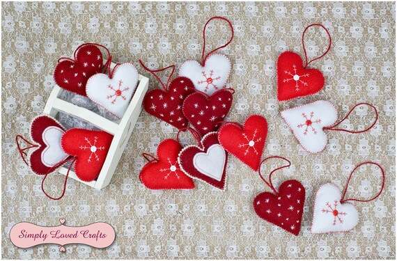 3 Corazones Rojos De Fieltro Nórdicos – Decoración Navideña Hecha A Mano (Estilo Escandinavo)