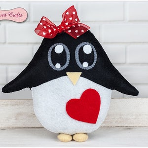 Personalised Felt Cute Kawai Penguin Plush Toy, Stuffed Animal, Choose Your Name, Girl Room Decoration, Nursery Decoration, Christmas Gift