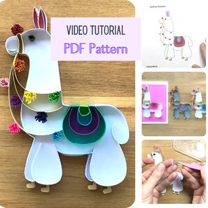 Könnte beinhalten: Ein weißer Papier-Quilling-Lama mit einem bunten Sattel und Pompons. Der Lama steht auf einer Holzoberfläche. Das Bild enthält den Text "VIDEO TUTORIAL PDF Pattern".