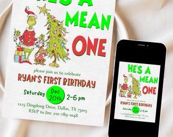 Op de afbeelding: Een verjaardagsuitnodiging met een Grinch-thema, met de tekst "HE'S A MEAN ONE". Het ontwerp bevat een cartoon Grinch, een kerstboom en de tekst "RYAN'S FIRST BIRTHDAY". Een smartphone toont hetzelfde ontwerp.