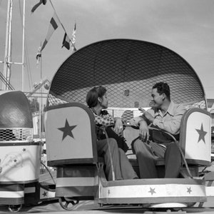 1942 Tilt-A-Whirl, Imperial County Fair, Kalifornien Vintage alte Retro Fotografie INSTANT Download - Historische Szene -