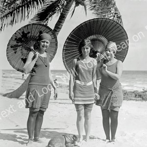 1910&#39;s Bathing Beauties at the Beach Vintage Old Photo Art Print - - Historic Scene --