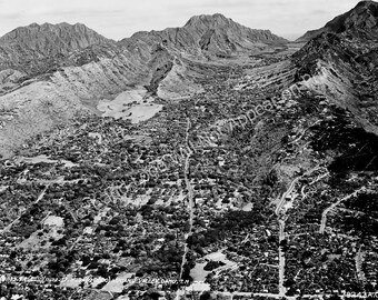 1950s Nuuanu Valley, Oahu, Hawaii Aerial View: Vintage Art Print