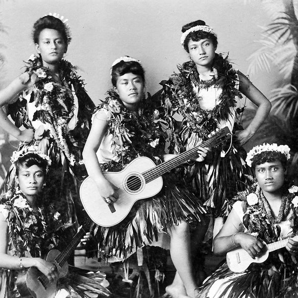 Vintage Hawaiian Musicians Photo Print: 1907 Female Dancers, Historic Scene (8.5" x 11")