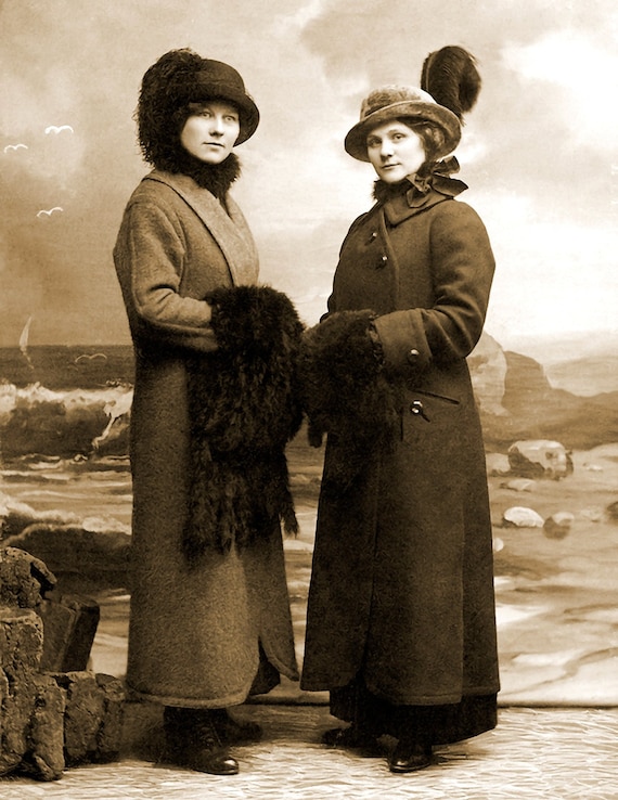 1925 Two Women in Winter Fashion Vintage/ Old Photo 8.5 X 11