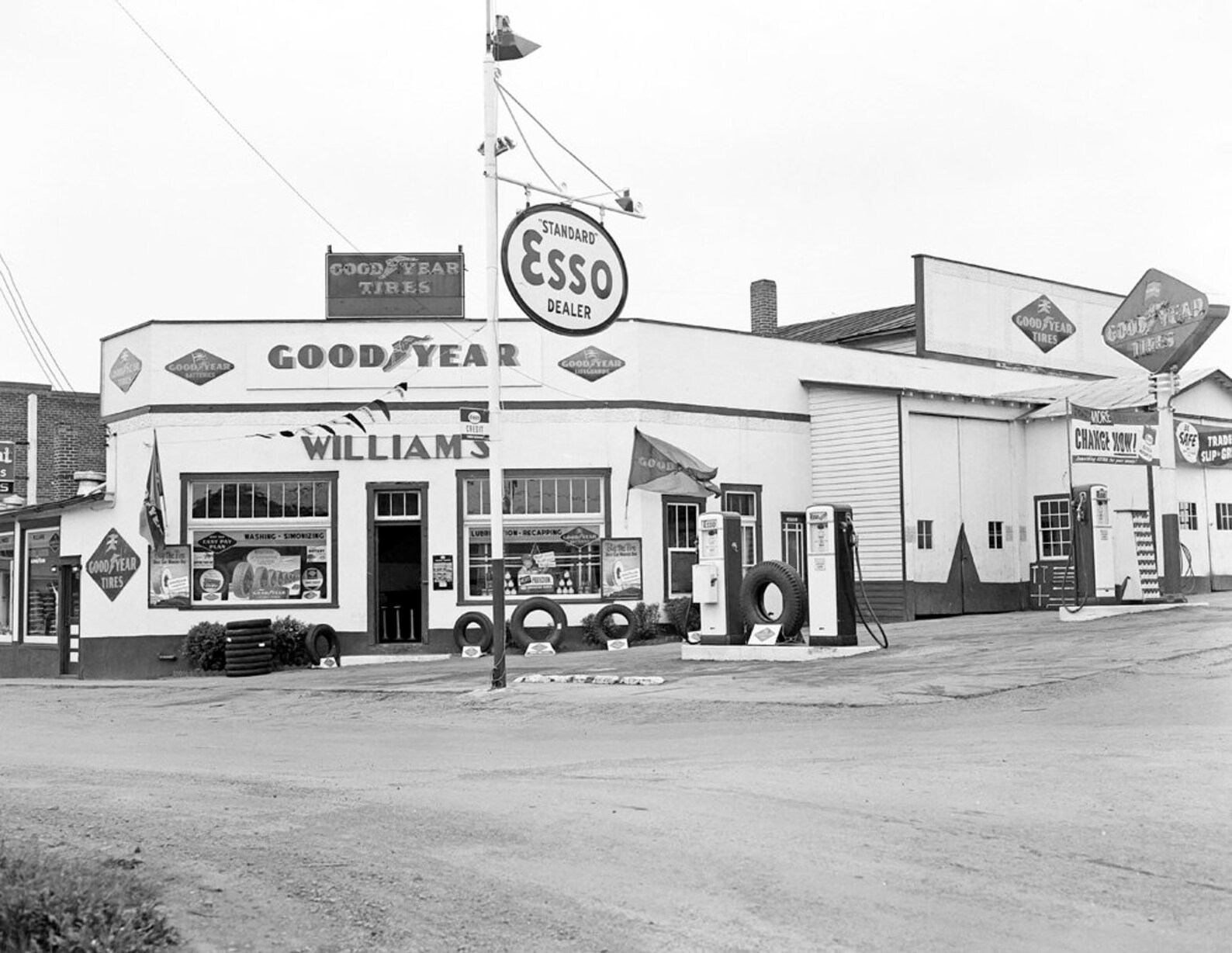 194555 Williams Gas Station Broadway VA Vintage Photograph Etsy