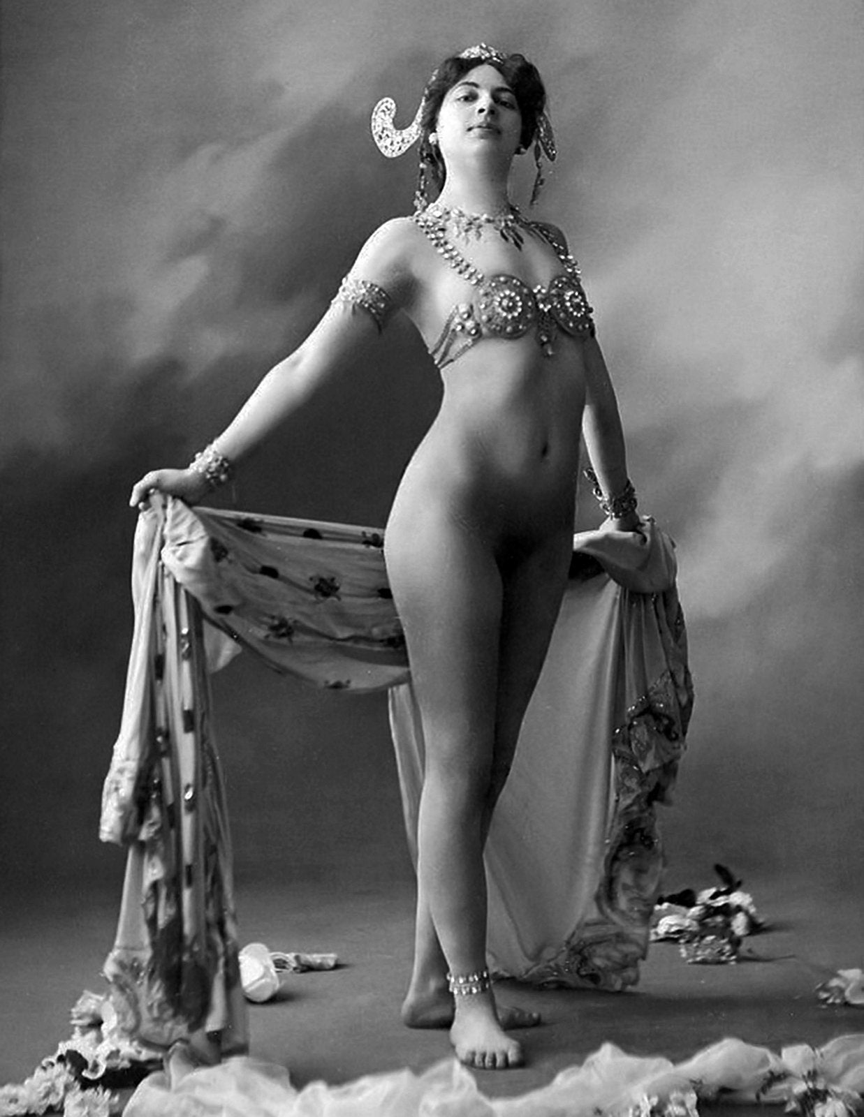 1894-1917 Spy & Femme Fatale Mata Hari Nude Old Photo 8.5 X 11 Art Print -  Etsy