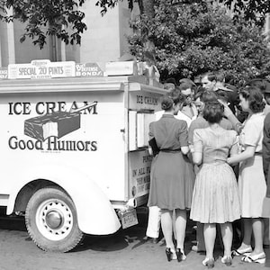 1942 Ice Cream Truck Photo: Washington DC Vintage Art Print