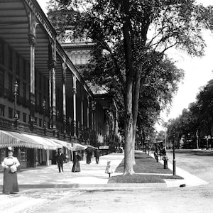 Grand Union Hotel, Saratoga NY, Vintage Photograph Art Print (11&quot; x 17&quot;)