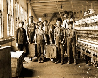 1908 Young Mill Workers, South Carolina Vintage Photograph 8.5" x 11" Art Print