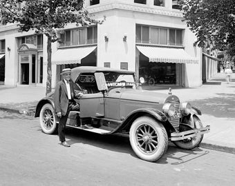 Lincoln Roadster  Vintage Photograph 8.5" x 11" Reprint