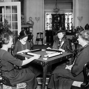 1922 Society Ladies Playing Mah Jong Old Photo 8.5" x 11" Art Print - - Historic Scene --
