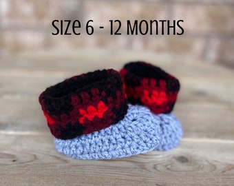 Crochet Baby Booties Pattern with Plaid Cuff - Size 6-12 months