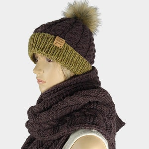 Long scarf and pompom hat for women in recycled yarn hand knitted image 5