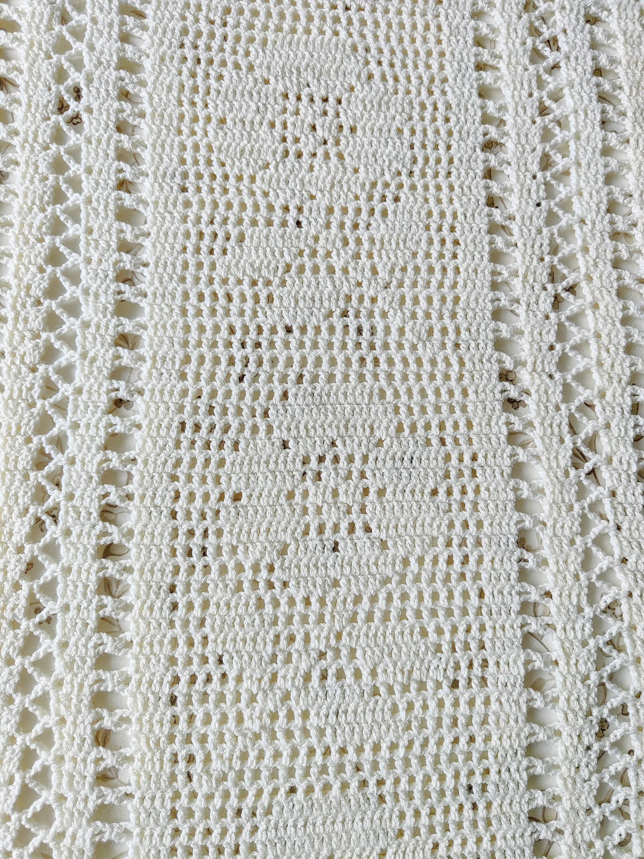 Vend dessus de lit au crochet en ance | Clasf maison-jardin