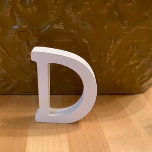 Letras de madera de 3 pulgadas en color blanco LETRA D