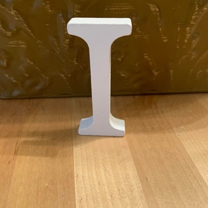 Letras de madera de pie, 3 pulgadas, color blanco LETRA I