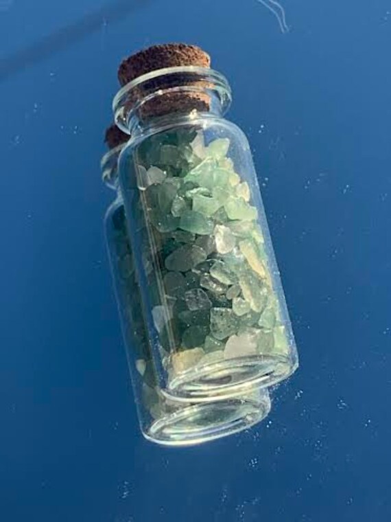 青緑翡翠クリスタルチップボトルネックレス：癒しの宝石 - Etsy 日本
