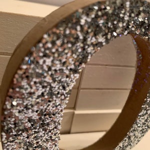 Letras con purpurina, letras de madera plateadas de 4 pulgadas, letras independientes con brillo, letras decorativas para carteles, días festivos, ocasiones especiales