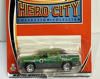 Matchbox Chevrolet Avalanche Green Forest Rescue 2003 Edition Hero City Miniature Collectable Model Toy Car