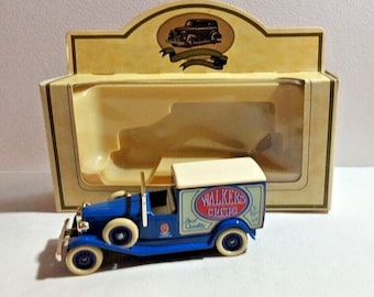 Lledo Days Gone 1933 Packard Delivery Van Walkers Crisps Blue Perfetto regalo di compleanno Rara macchinina giocattolo in miniatura