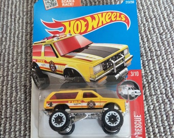 Hot Wheels Chevy Blazer 4x4 Yellow HW Rescue Perfect Birthday  Gift Rare Miniature Toy Car