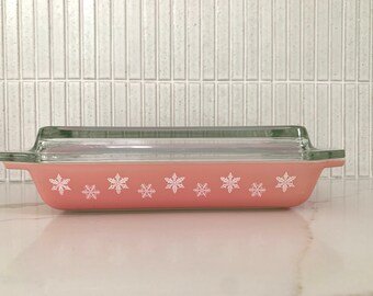 JaJ Pyrex Pink Snowflake shallow spacesaver