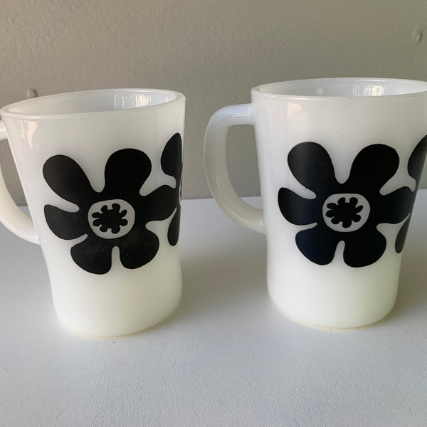 Agee Crown Pyrex schwarz Flower Power Becher