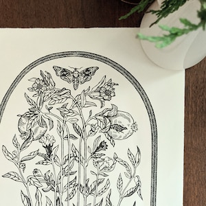 Overleven, granaatappel en mottenbotten, origineel met de hand gesneden, met de hand bedrukt, blokprint linosnede