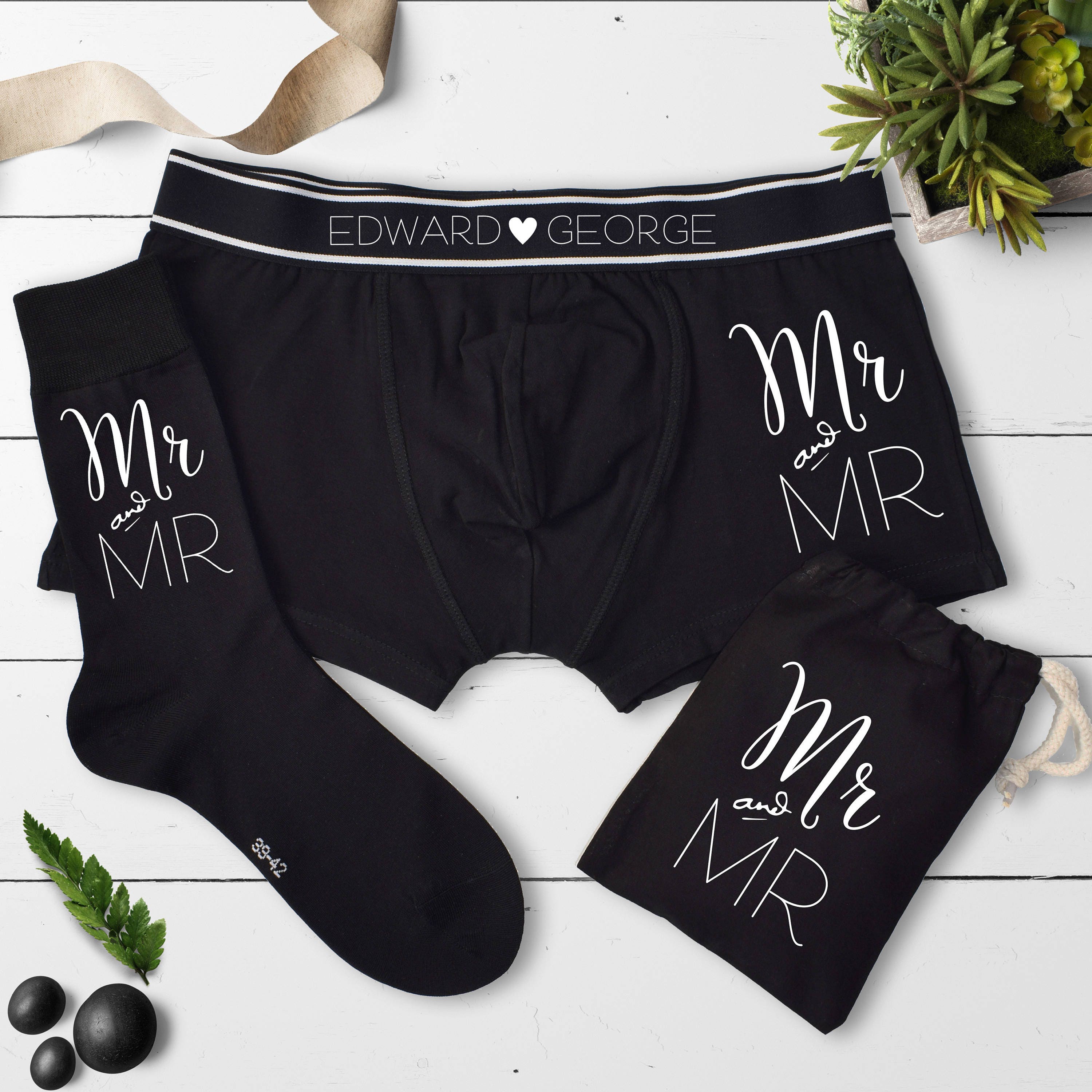 Mr and Mr Wedding Underwear Gift Set, Gay Wedding, Personalised Boxers and  Socks Set, Wedding Gift, Anniversary Gift, Same Sex Wedding Gift, 