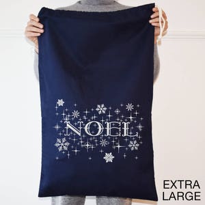 Sac de Noël Silver And Navy Noel Bas de Noël Cadeau de Noël image 5