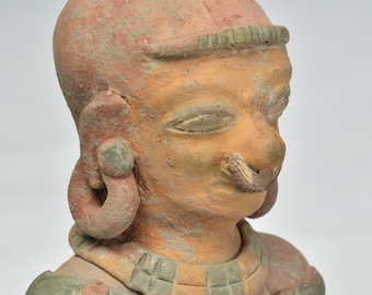 Pre-Columbian Jamacoaque Elder Figurine