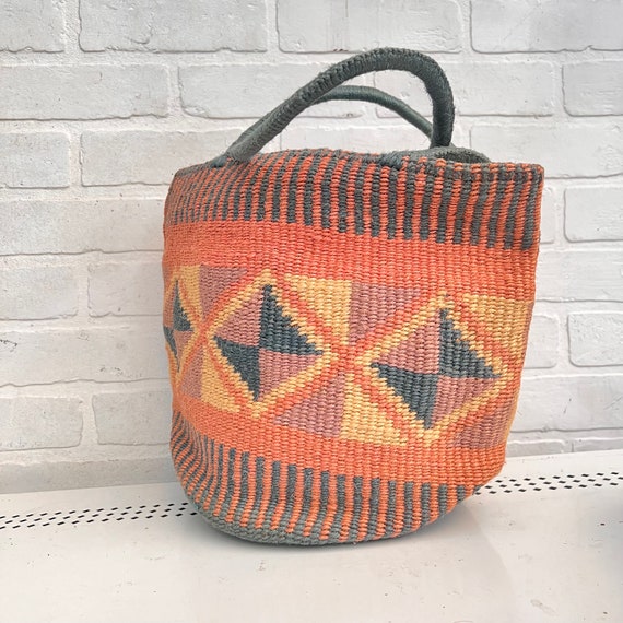 Vintage Handmade Woven Basket Tote. Beach Bag. Su… - image 5
