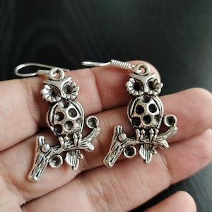 Owl earrings, Owl lovers 925 sterling silver plated earrings, Oxidised Silver plated earrings, Silver Jewelry, Cute earrings, bird earrings.