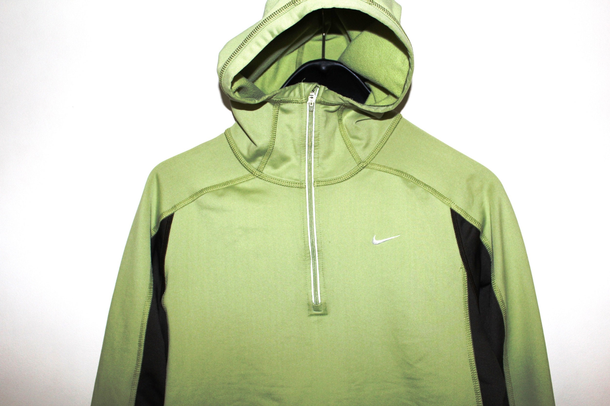 nike running sweater