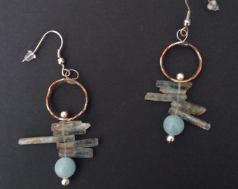 Boucles d'oreilles anneau trimétal et aigue-marine