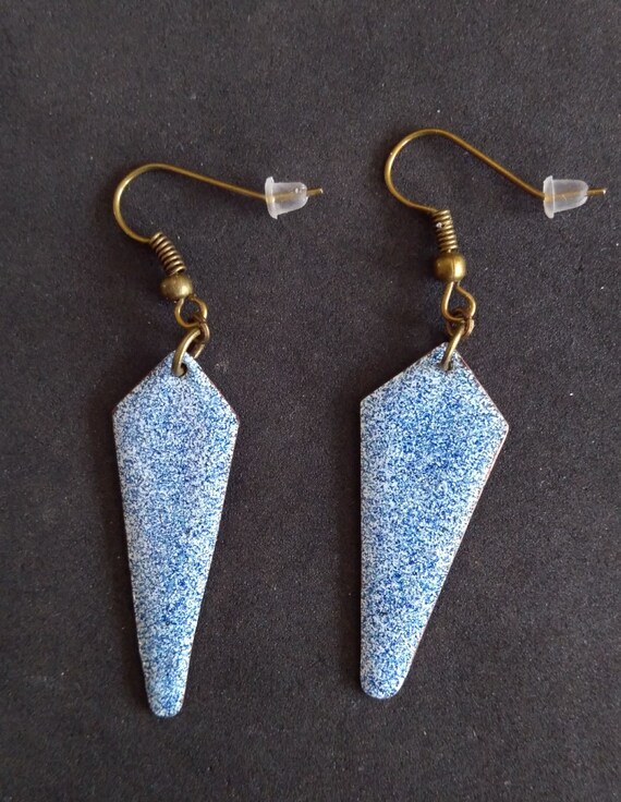 Blue quilted arrow earrings in real enamel