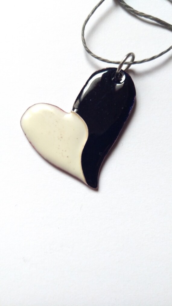 White and black heart pendant in real enamel
