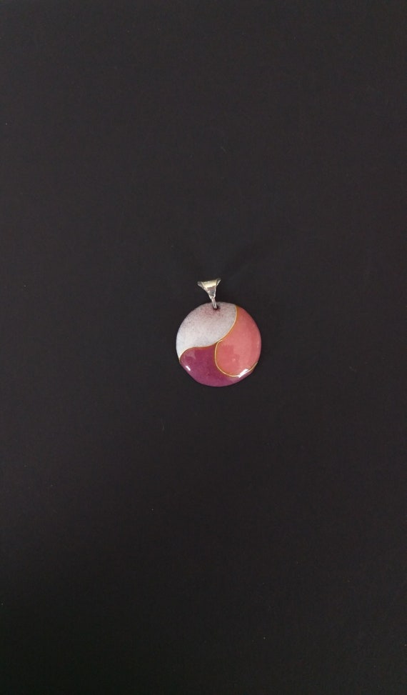 Round pastel pink pendant (real enamels)