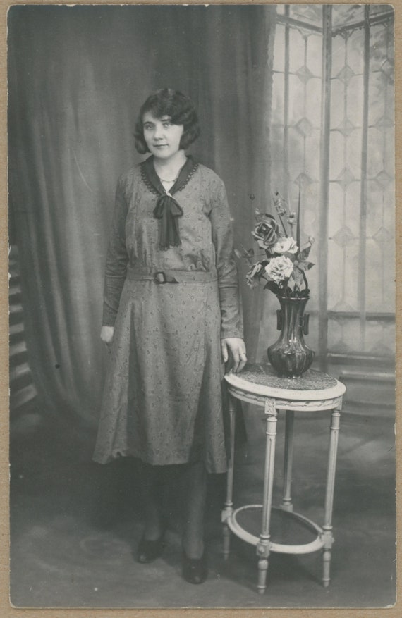 Retro Vintage Black Pussy - 1920's Sweet Pussy Bow Collar | Pretty Flapper Portrait Postcard | Art Deco  Secretary Dress | Fingerwaves | Floral Bouquet | Painted Studio