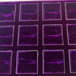 Authentic stunning vintage plush purple velvet 12 slot multi-ring display jewellery box