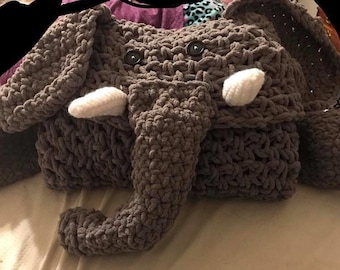 Deken met capuchon olifant